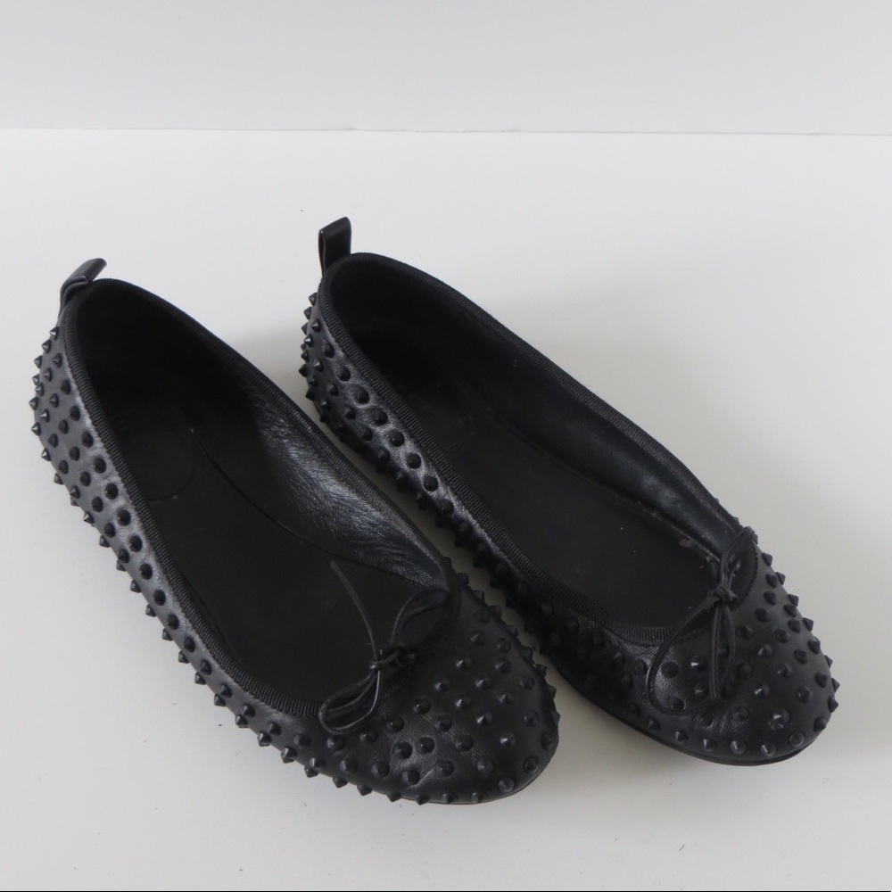 ⬇️REDUCED⬇️Size 37.5 Gucci Studded Flats - Picture 2 of 4